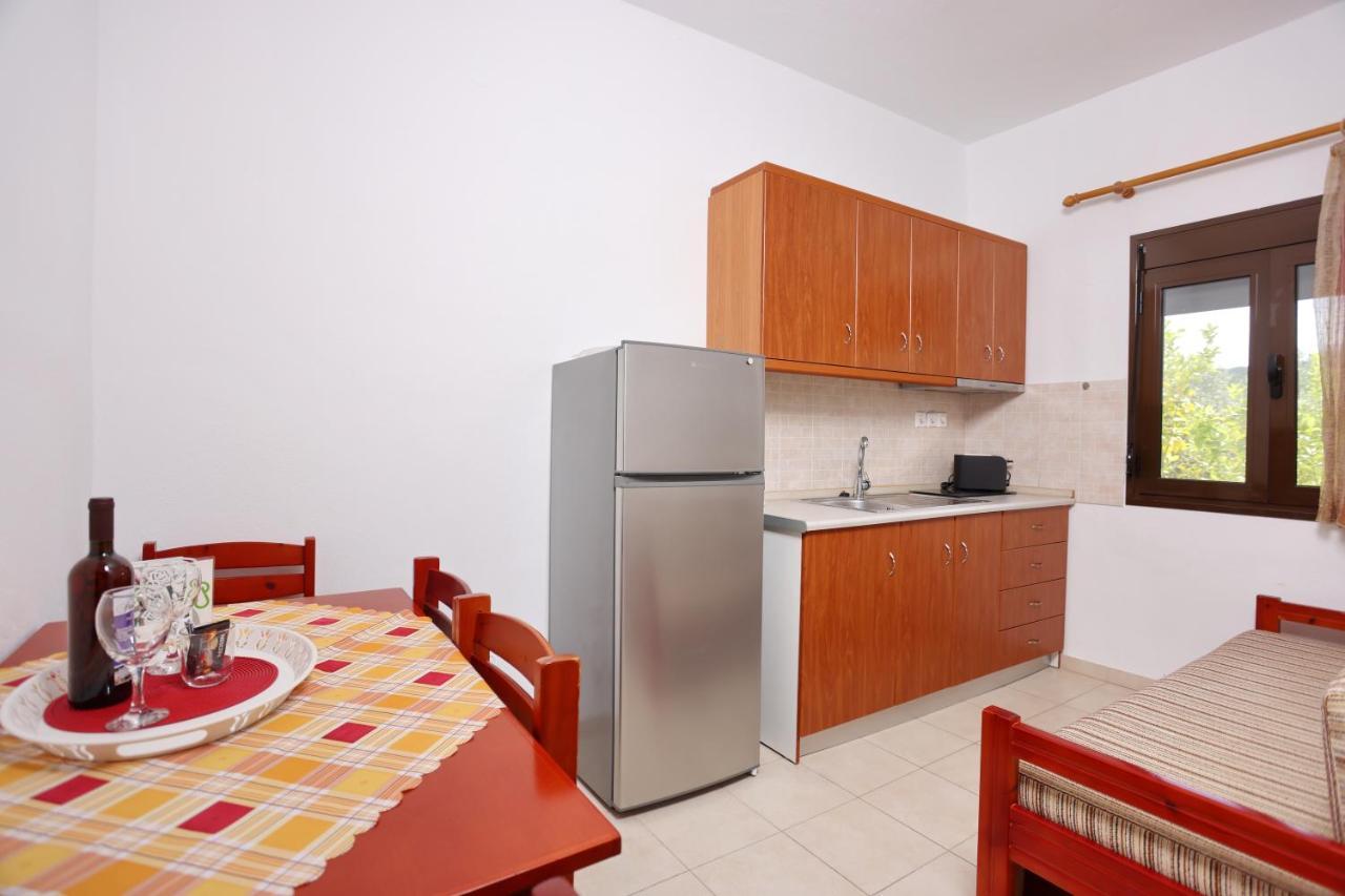 Peristeridi Apartments Polikhronon Exteriör bild
